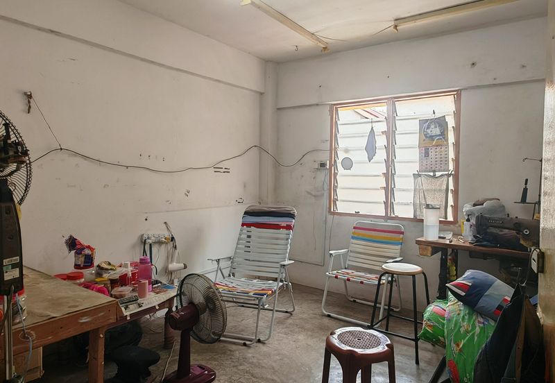 Flat Taman Plentong Utama