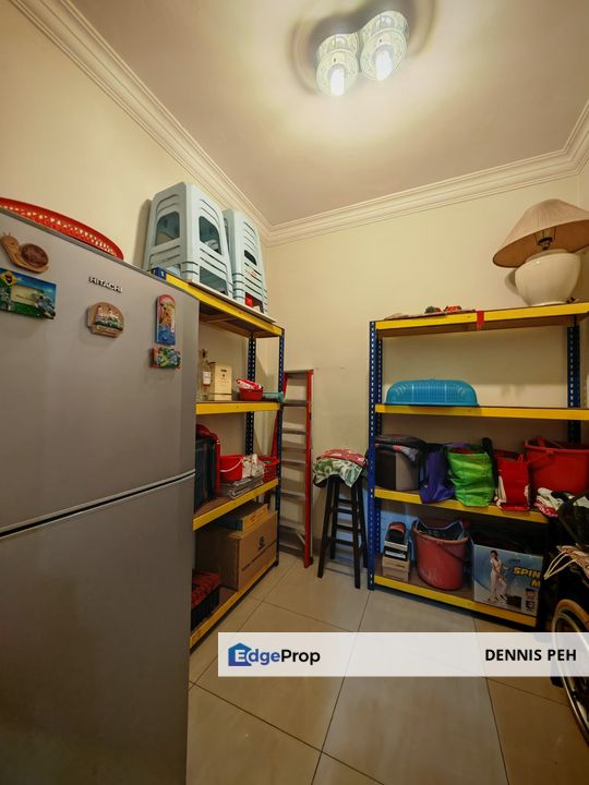 Suriamas Suites @Larkin 3+1rooms Corner Renovated House For Sale (Full Loan), Johor, Johor Bahru