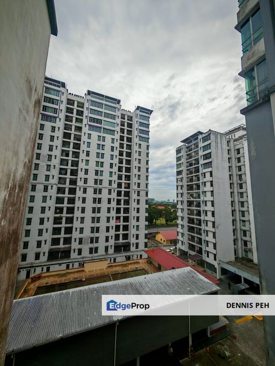Suriamas Suites @Larkin 3+1rooms Corner Renovated House For Sale (Full Loan), Johor, Johor Bahru
