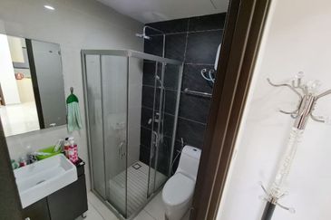 Baypoint @ Country Garden Danga Bay