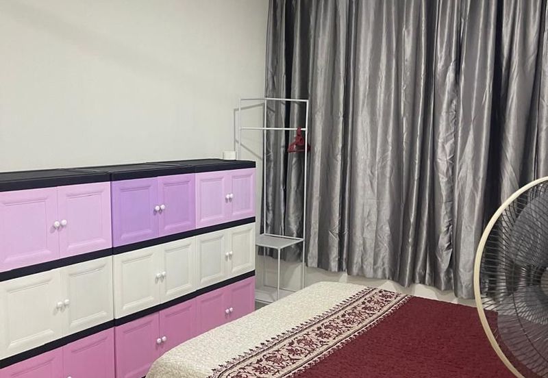 Dedaun Hijau (Greenfield Regency)