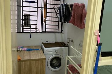 D'Summit Residences @ Kempas Utama