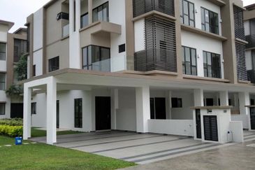 La Thea Residences @ 16 Sierra