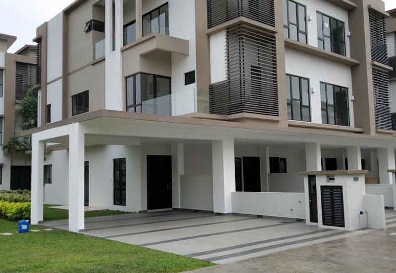 La Thea Residences @ 16 Sierra