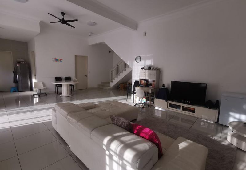 La Thea Residences @ 16 Sierra