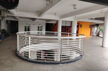 Platinum Mondrian (Pv128)