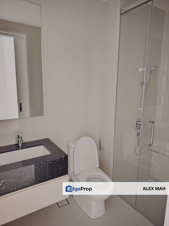 3 Rooms 3 Bathrooms Partially Furnished For Rent, Kuala Lumpur, KL City