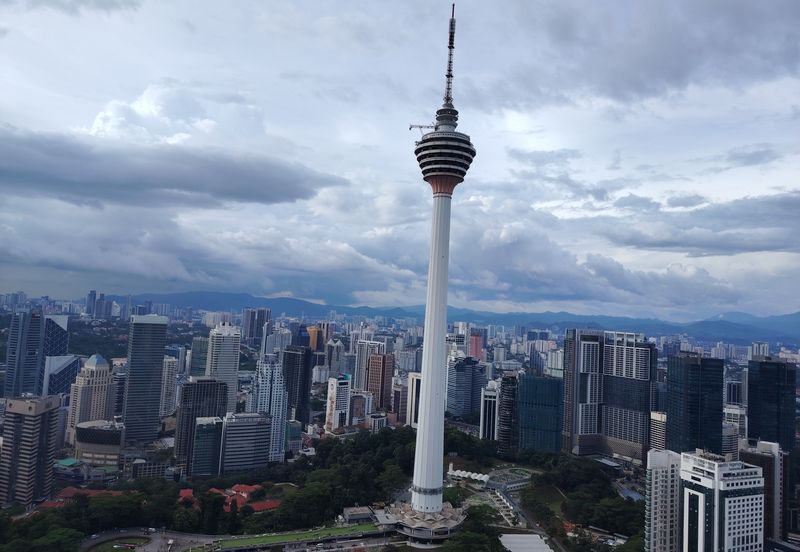 3 Rooms 3 Bathrooms Partially Furnished For Rent