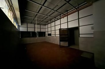 Ground Floor Corner Shop For Rent | Bandar Tun Hussein Onn Cheras