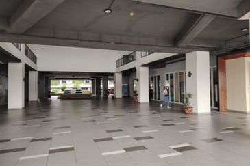 Ground Floor Corner Shop For Rent | Bandar Tun Hussein Onn Cheras