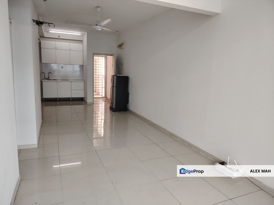 P.J Centrestage 3 Rooms 2 Bathrooms Partially Furnished For Rent, Selangor, Petaling Jaya