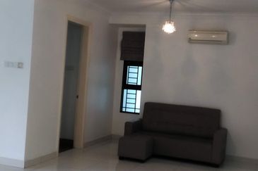 Papillon Desahill Condominium