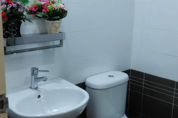 Papillon Desahill Condominium