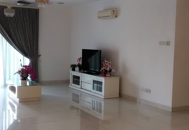 Papillon Desahill Condominium