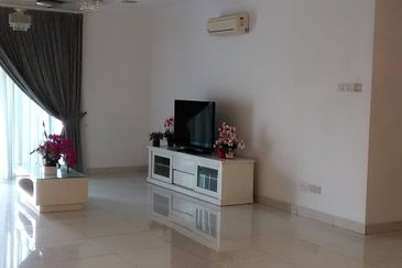 Papillon Desahill Condominium