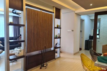 Papillon Desahill Condominium