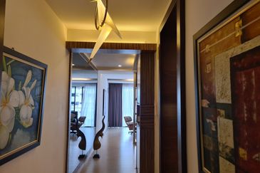 Papillon Desahill Condominium