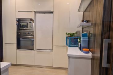 Papillon Desahill Condominium