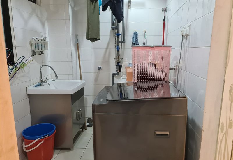 Papillon Desahill Condominium