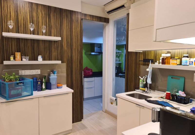 Papillon Desahill Condominium