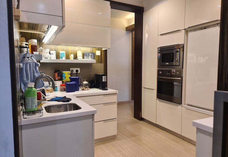 Papillon Desahill Condominium