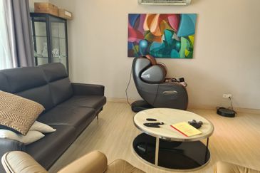 Papillon Desahill Condominium