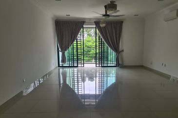 Papillon Desahill Condominium