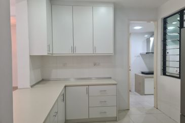 Papillon Desahill Condominium