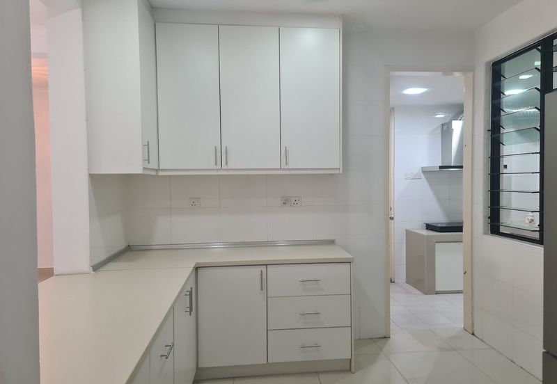 Papillon Desahill Condominium