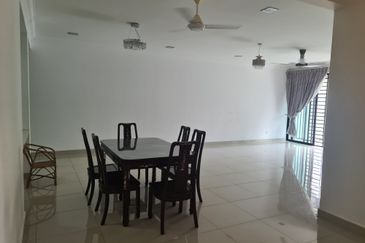 Papillon Desahill Condominium