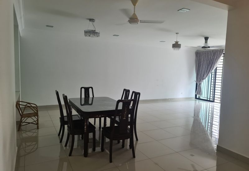 Papillon Desahill Condominium