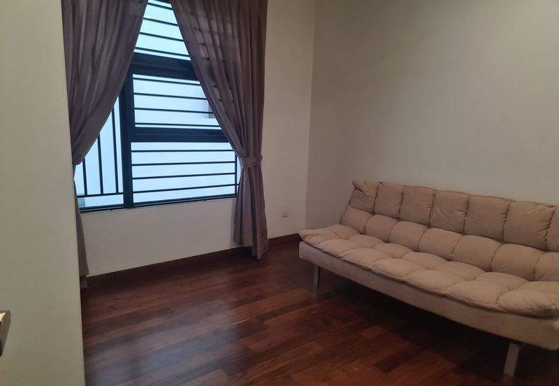 Papillon Desahill Condominium