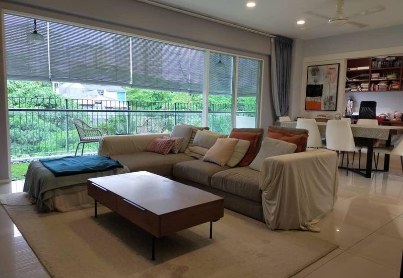 One Jelatek Condominium