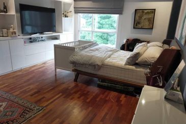 One Jelatek Condominium