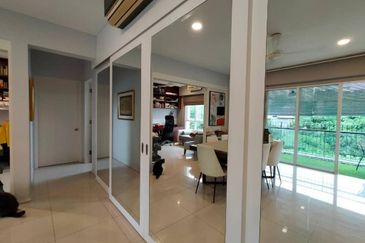 One Jelatek Condominium