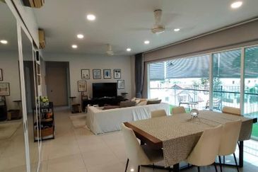 One Jelatek Condominium