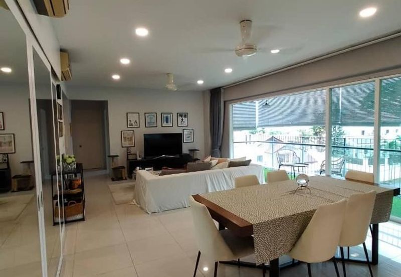 One Jelatek Condominium