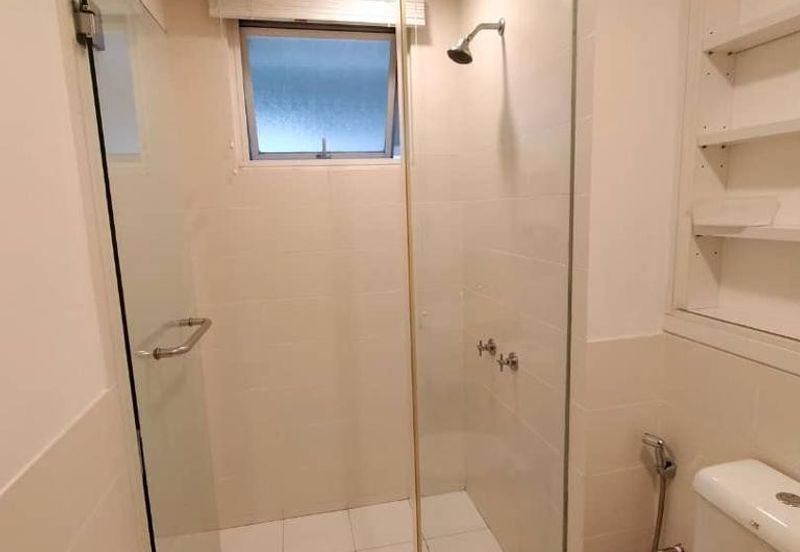 One Jelatek Condominium