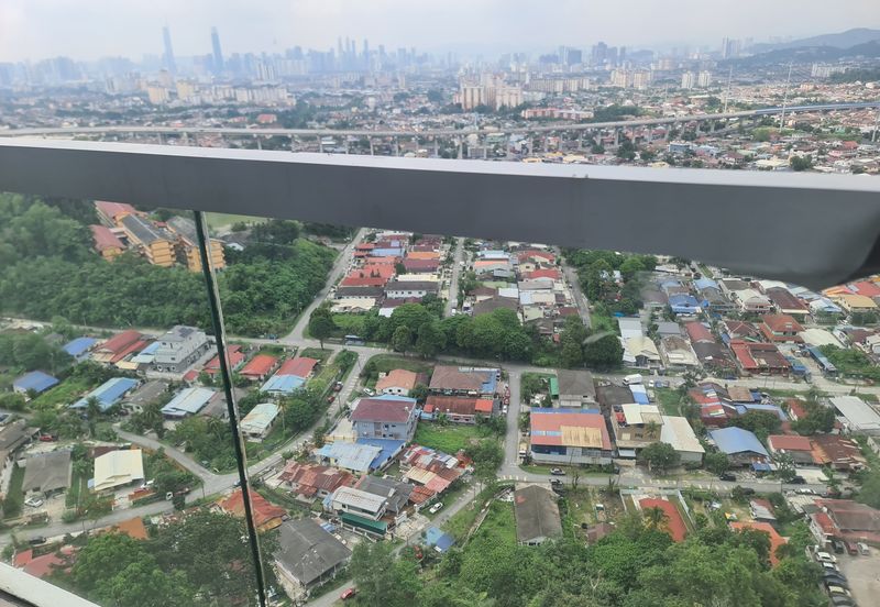 Breeza Hill 0143673822