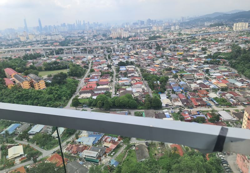 Breeza Hill 0143673822