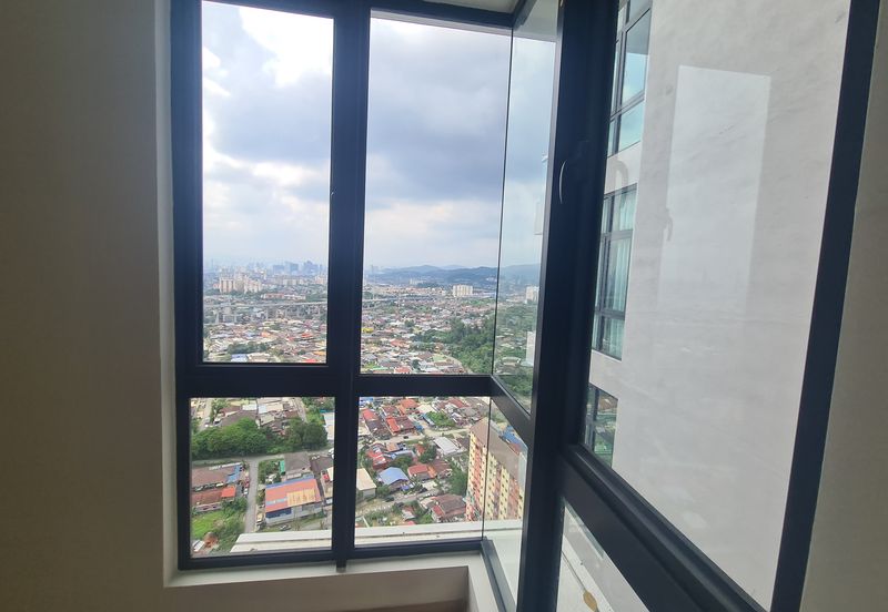 Breeza Hill 0143673822