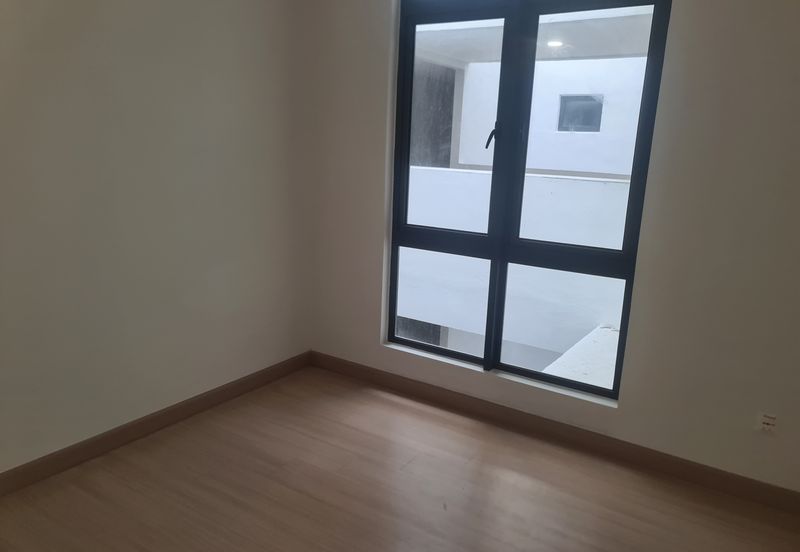 Breeza Hill 0143673822