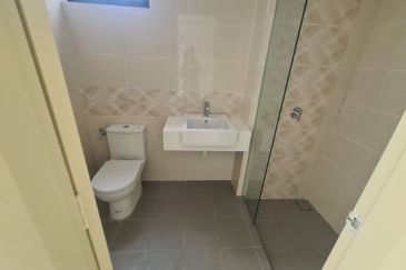 Breeza Hill 0143673822