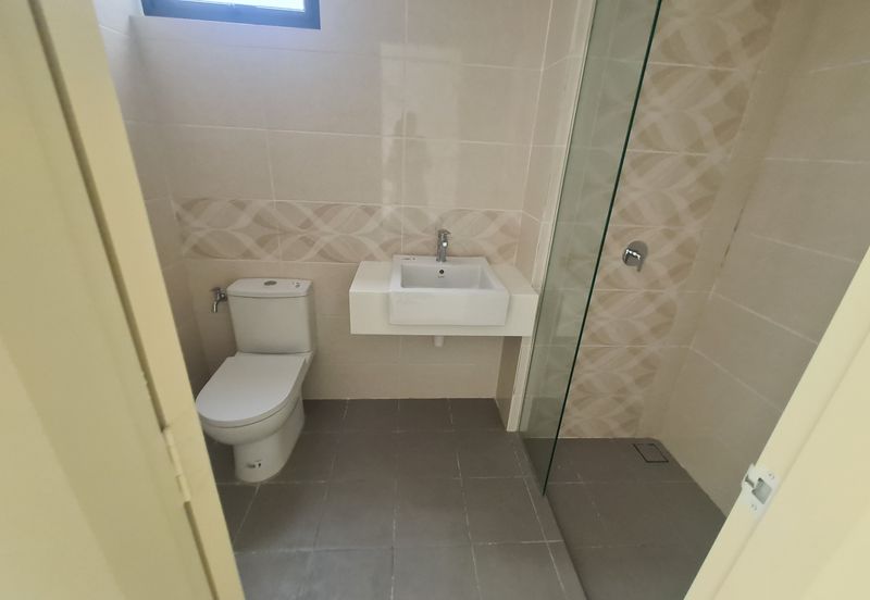 Breeza Hill 0143673822