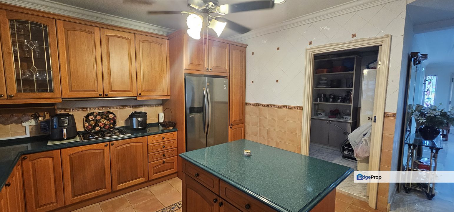 Hot! Renovated Semi D Bungalow in SS 1 Kampung Tunku Freehold for SALE , Selangor, Petaling Jaya