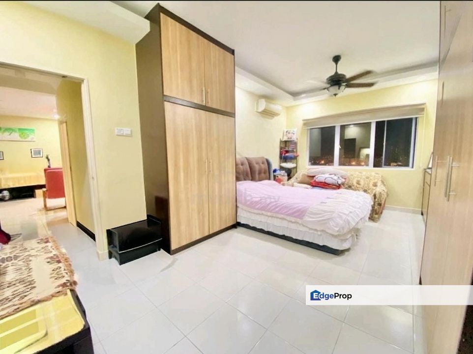 Fully Renovated! Koi Kinrara Service Suites Freehold for Sale, Selangor, Puchong