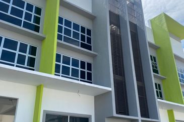 Putra Industrial Park