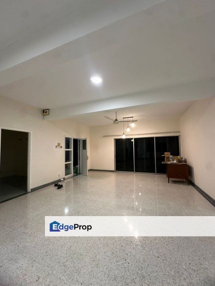 Bungalow in Seksyen 17 Petaling Jaya Newly Painted with Land for Rent, Selangor, Petaling Jaya