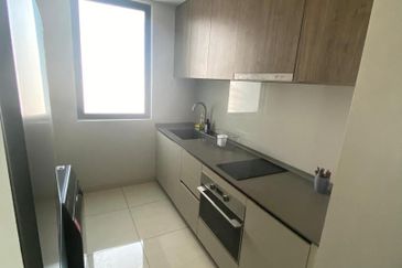 Datum Jelatek Residence