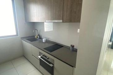 Datum Jelatek Residence